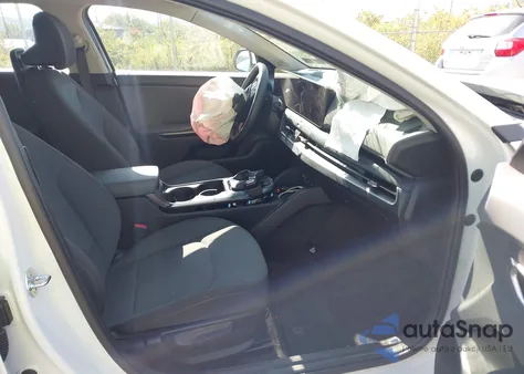 2025 Kia K4 Lxs z USA, uszkodzony, nr VIN 3KPFT4DE8SE006296